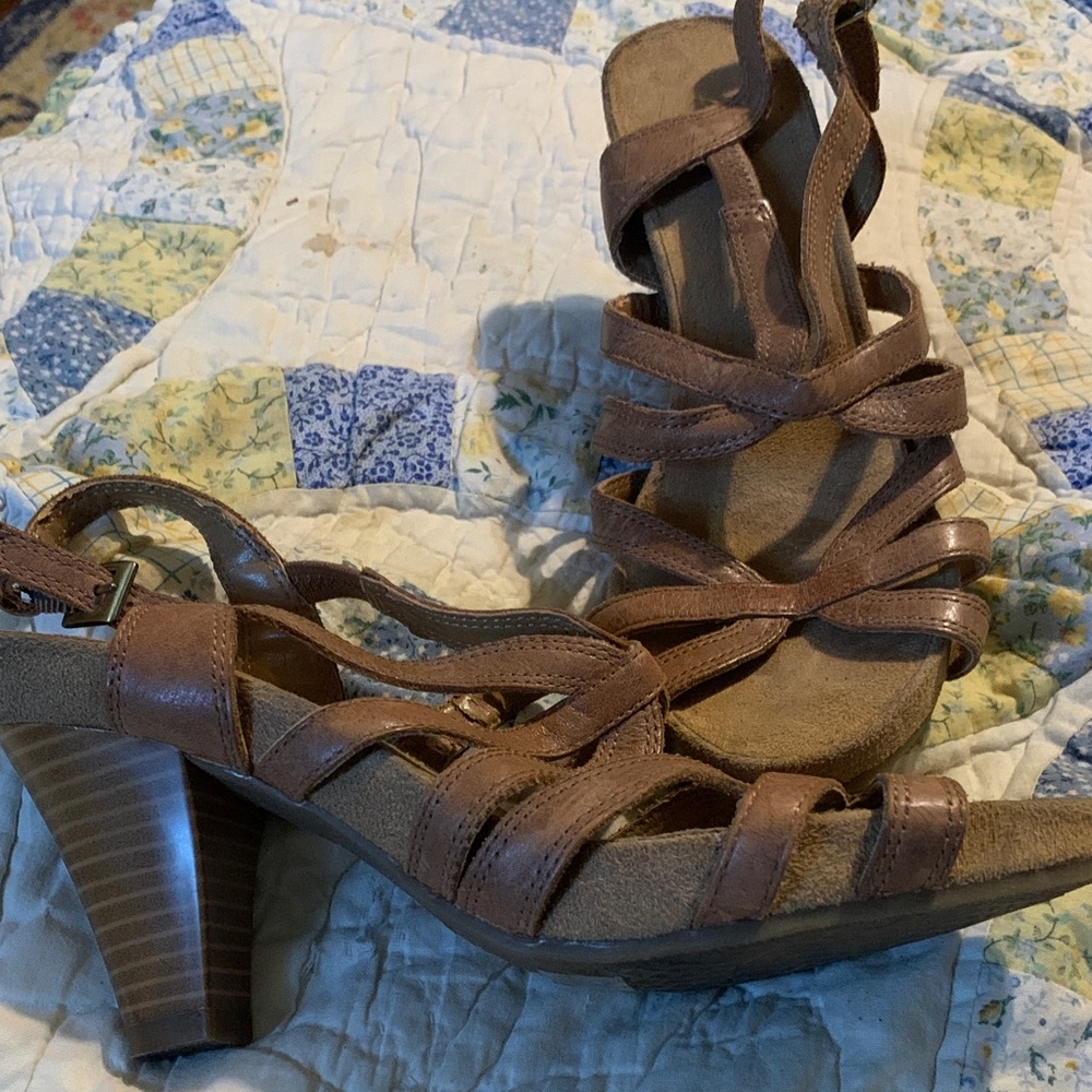 Aerosoles Women's Brown Strappy Heeled Sandals